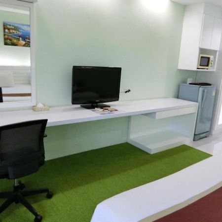 V Verve Service Apartment Hotel Чаченгсау Номер фото