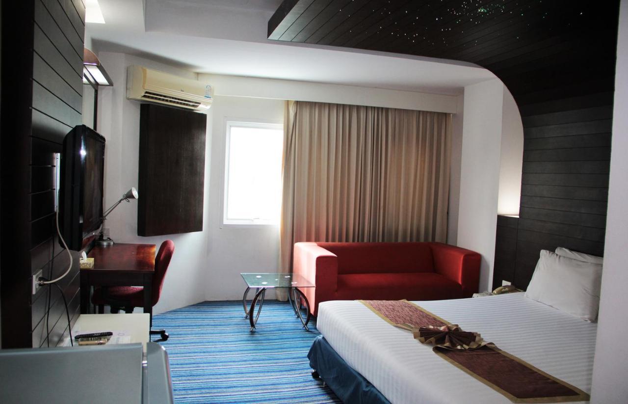 V Verve Service Apartment Hotel Чаченгсау Экстерьер фото