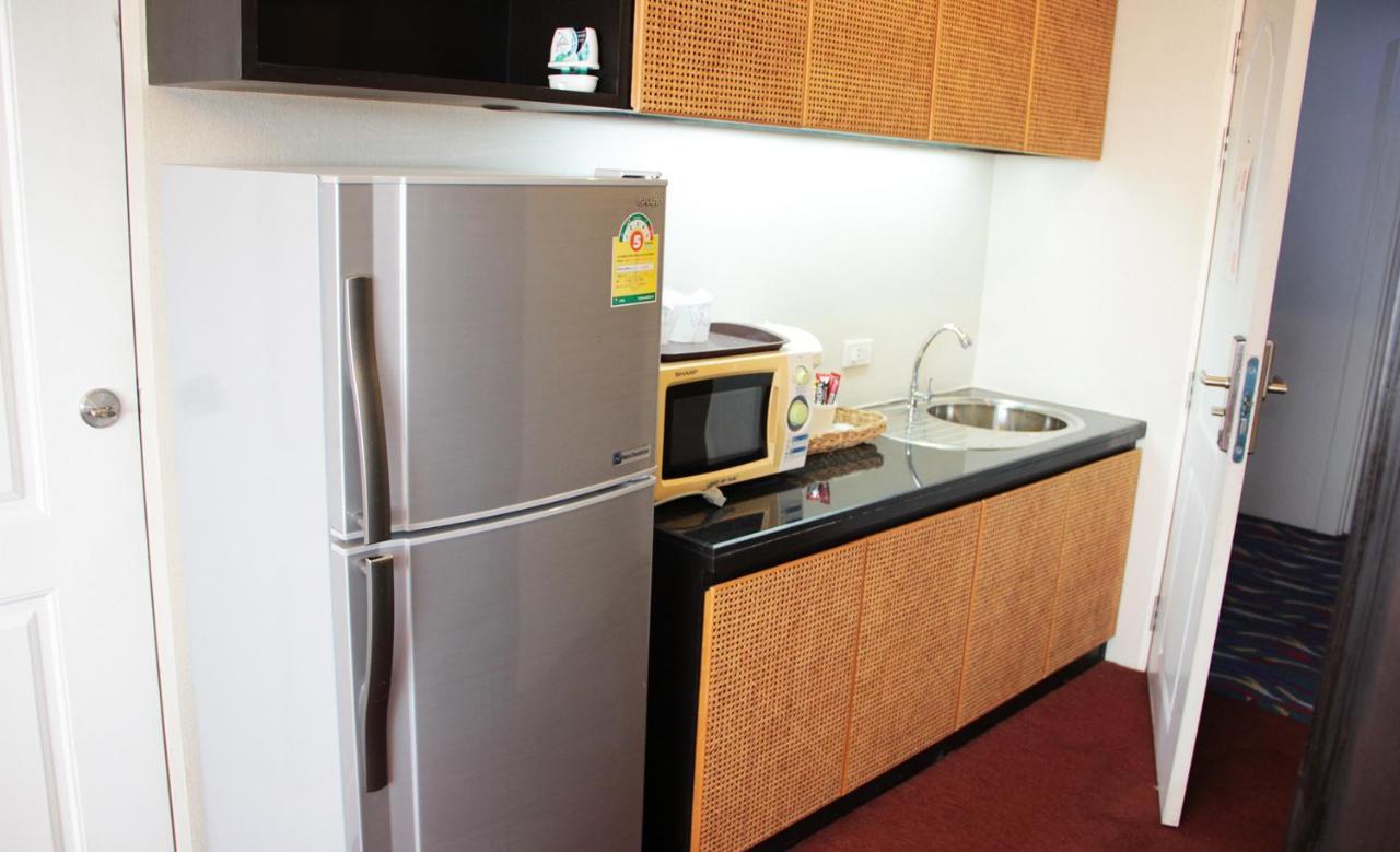 V Verve Service Apartment Hotel Чаченгсау Экстерьер фото