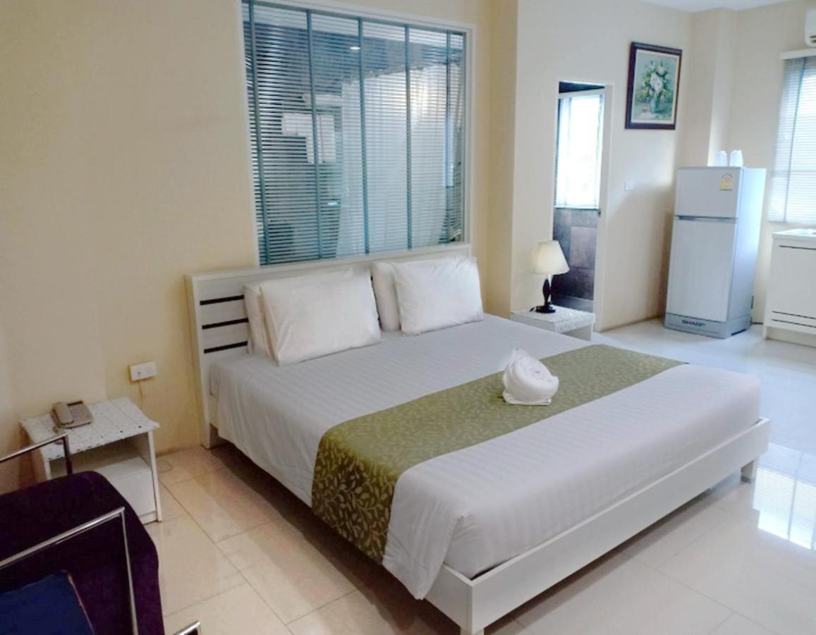 V Verve Service Apartment Hotel Чаченгсау Экстерьер фото