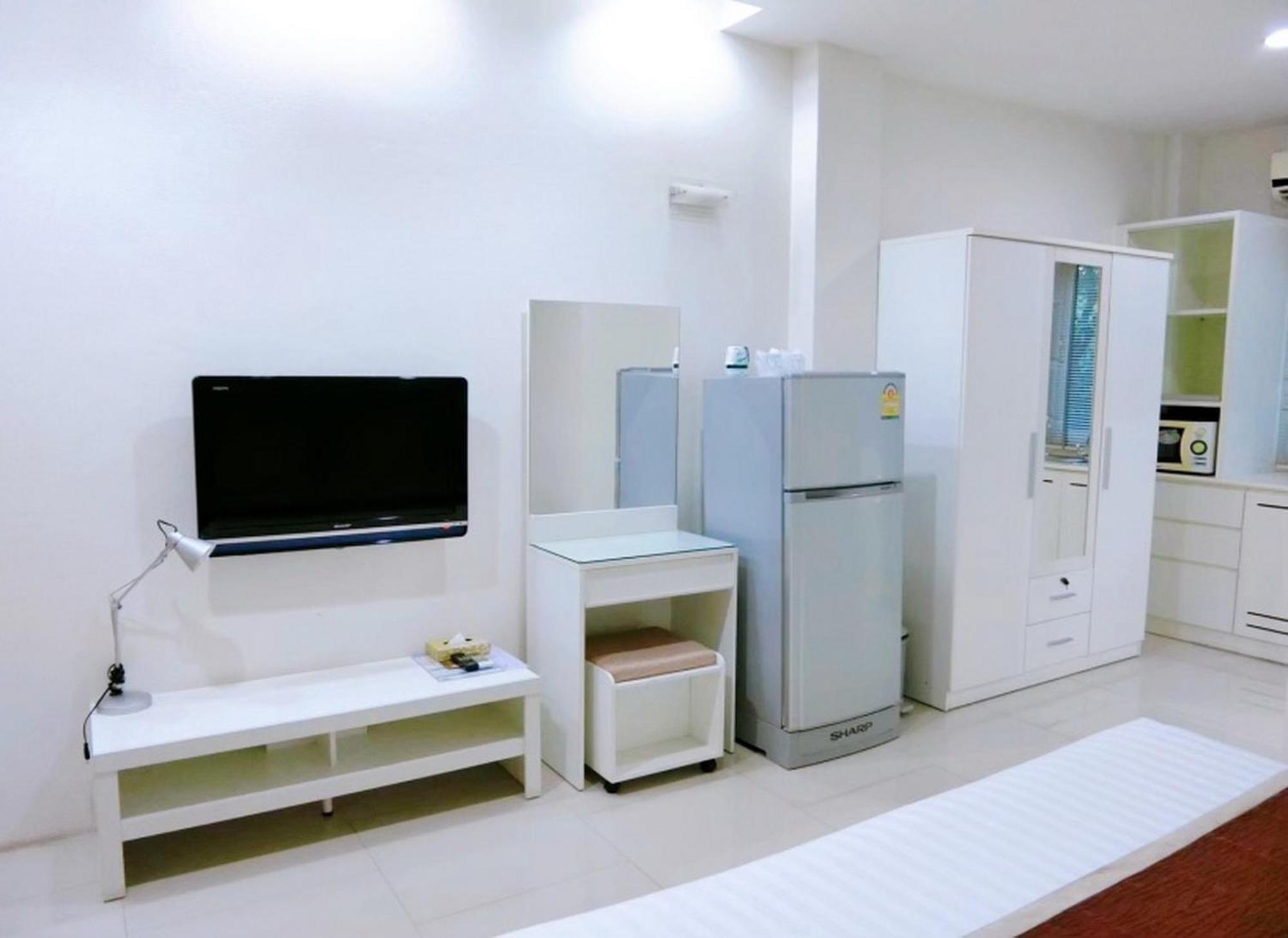 V Verve Service Apartment Hotel Чаченгсау Номер фото