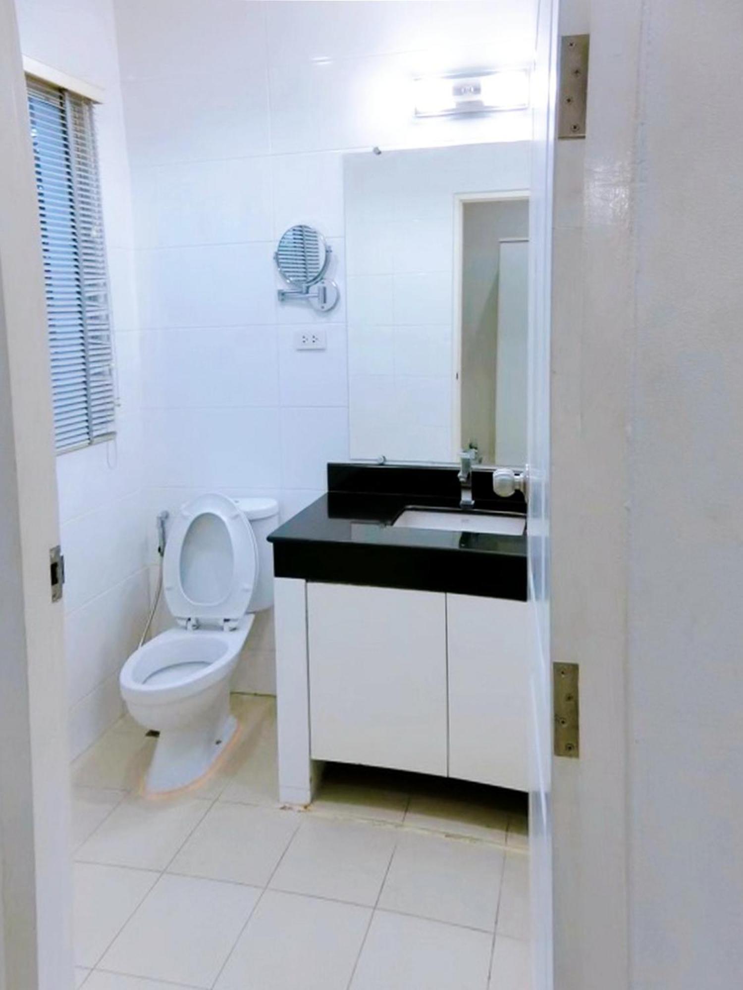 V Verve Service Apartment Hotel Чаченгсау Номер фото