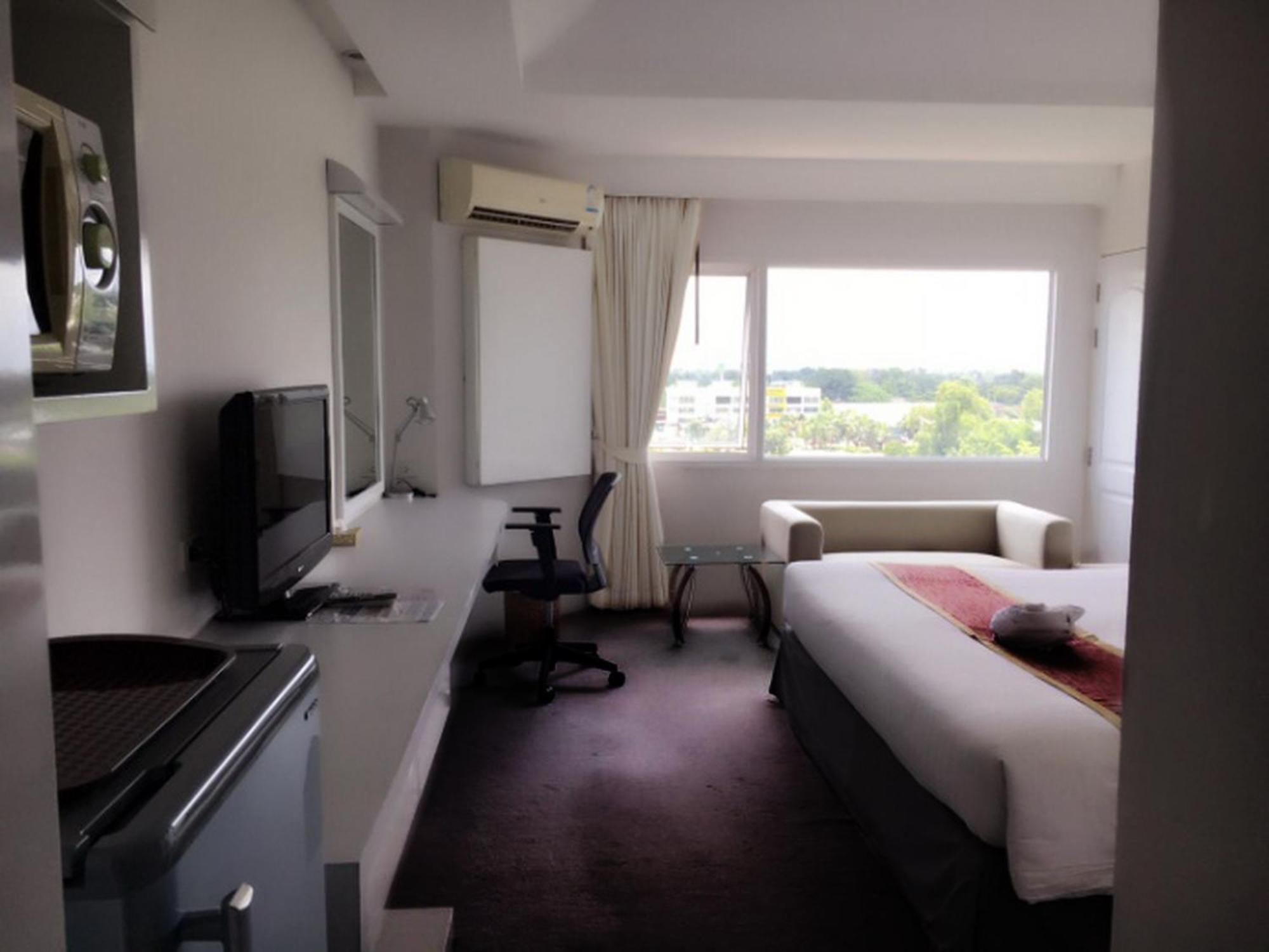 V Verve Service Apartment Hotel Чаченгсау Номер фото